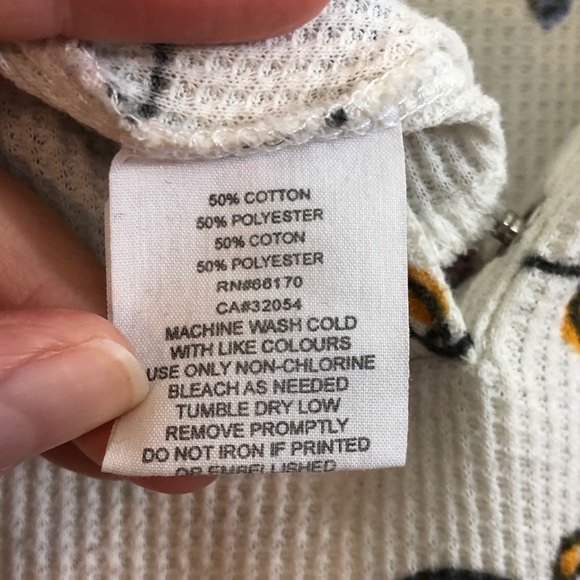 SUMMER CLOSEOUT ☀️ \BDG\• Holiday String Lights Romper - Picture 8 of 8